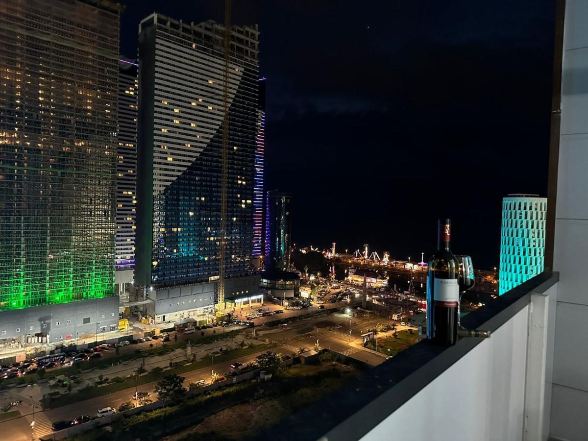Moonlight Apart-Hotel Batumi Exteriör bild