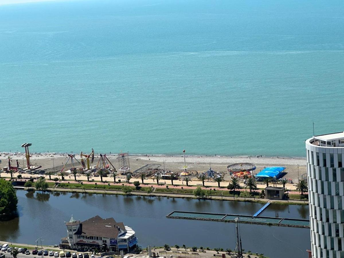 Moonlight Apart-Hotel Batumi Exteriör bild