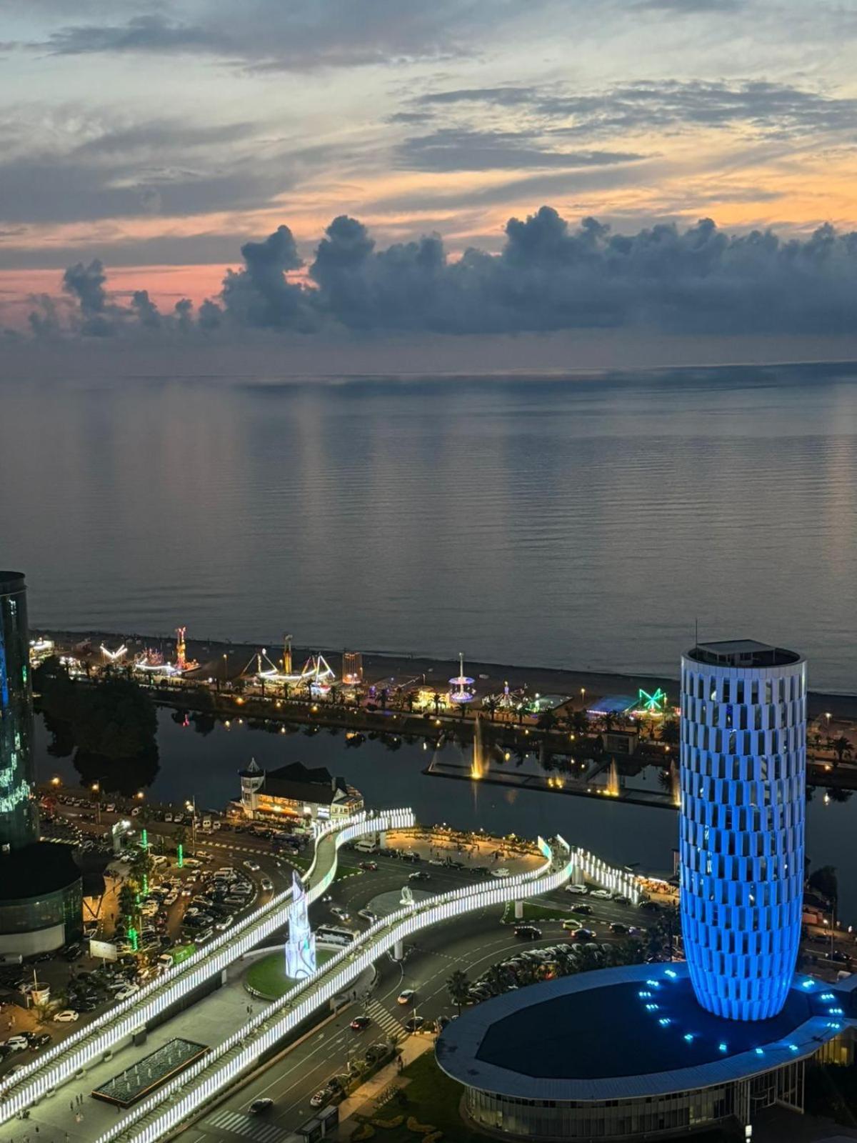 Moonlight Apart-Hotel Batumi Exteriör bild