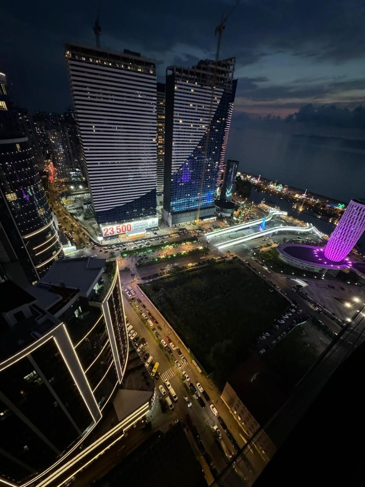 Moonlight Apart-Hotel Batumi Exteriör bild