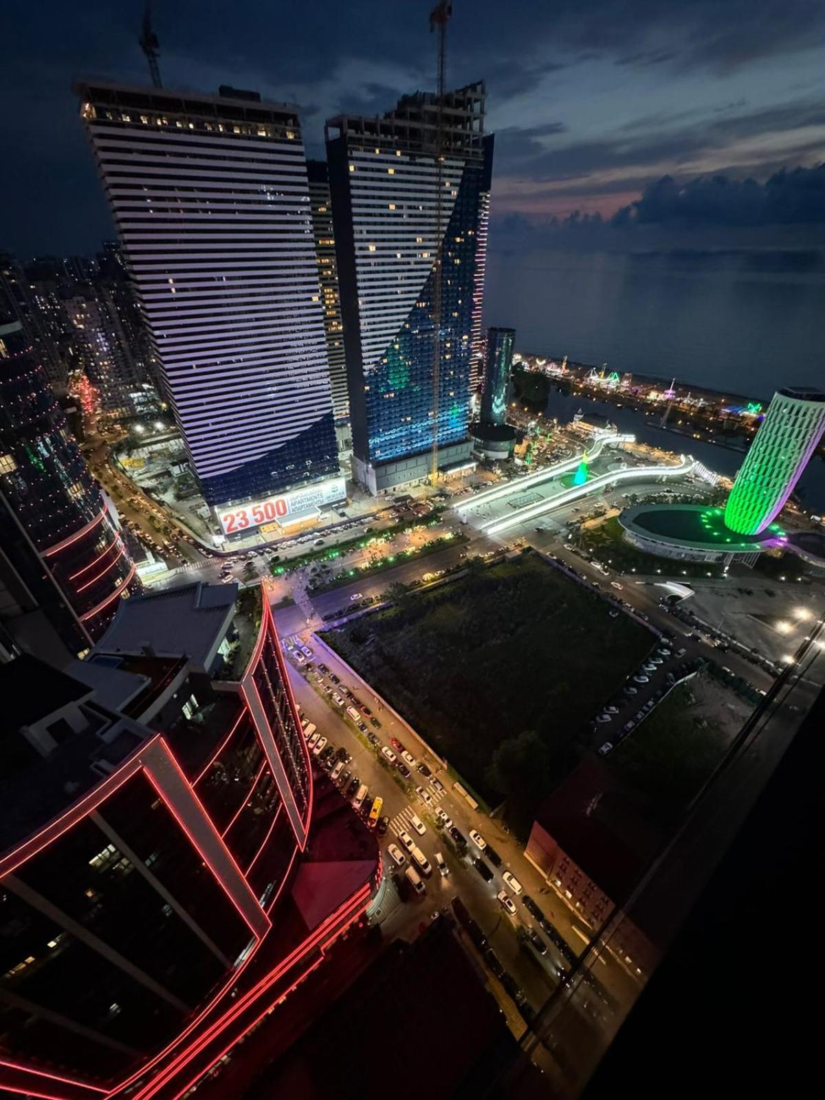 Moonlight Apart-Hotel Batumi Exteriör bild