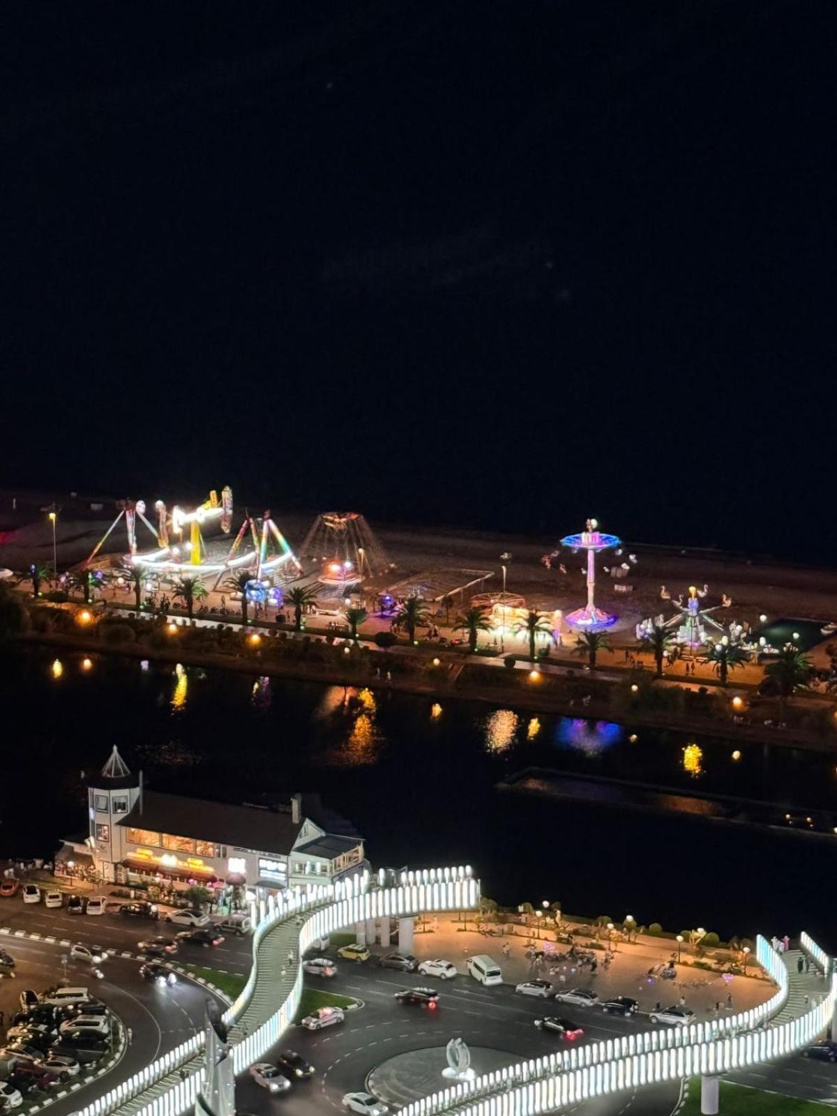 Moonlight Apart-Hotel Batumi Exteriör bild