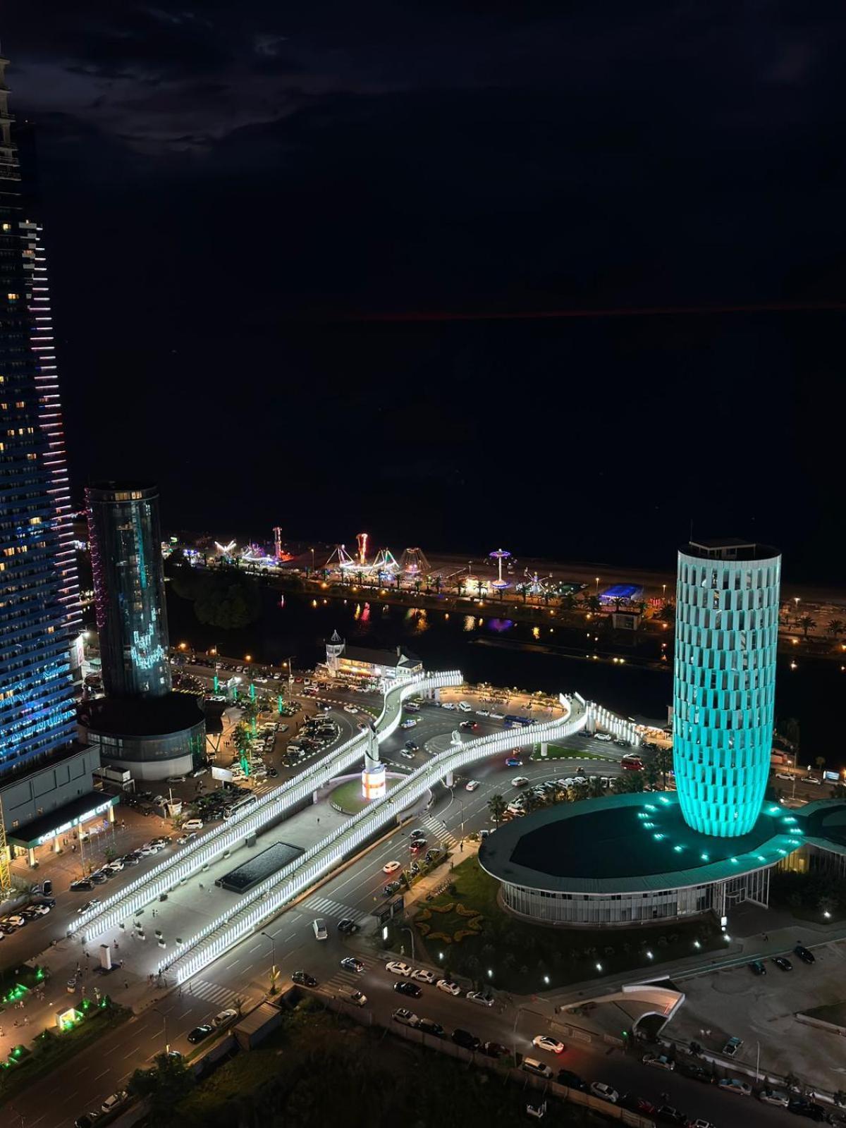 Moonlight Apart-Hotel Batumi Exteriör bild